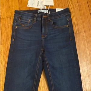NWT Zara skinny Dark Blue Jeans.